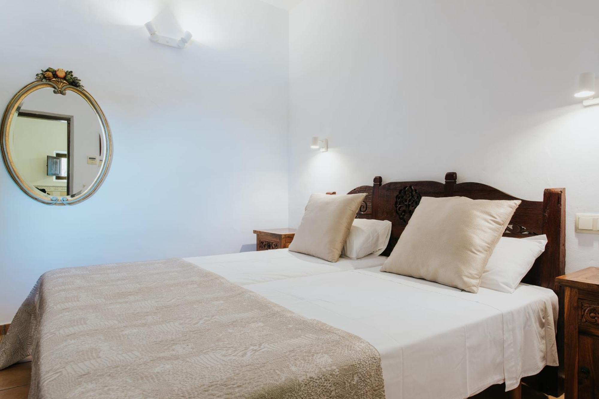 Villa & Guesthouse Paissa D'En Bernat Cala Tarida  Eksteriør bilde