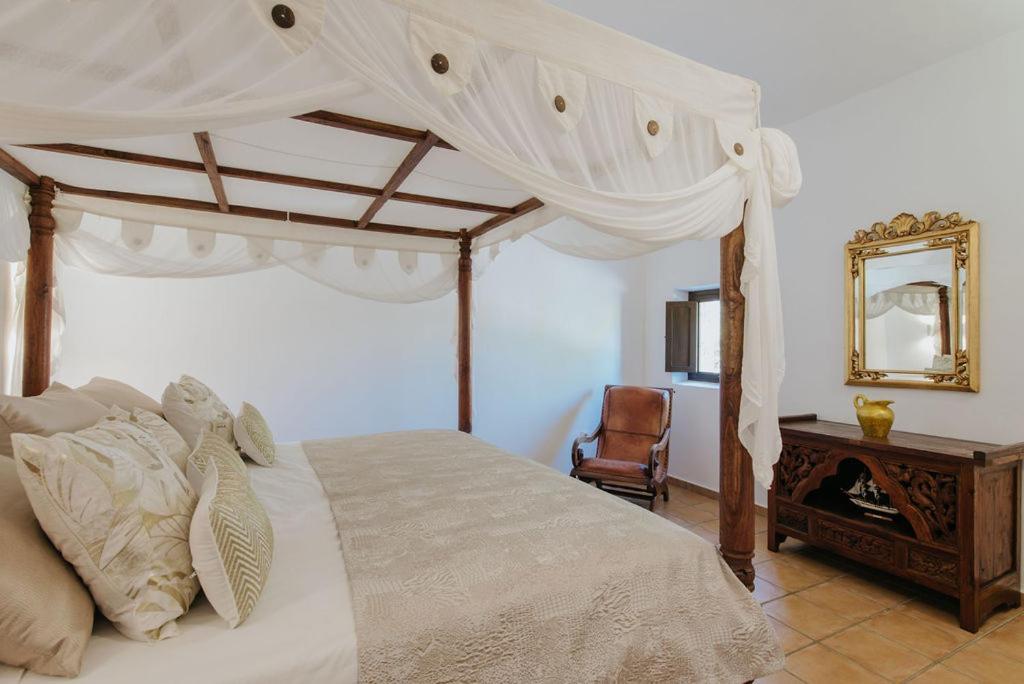 Villa & Guesthouse Paissa D'En Bernat Cala Tarida  Eksteriør bilde