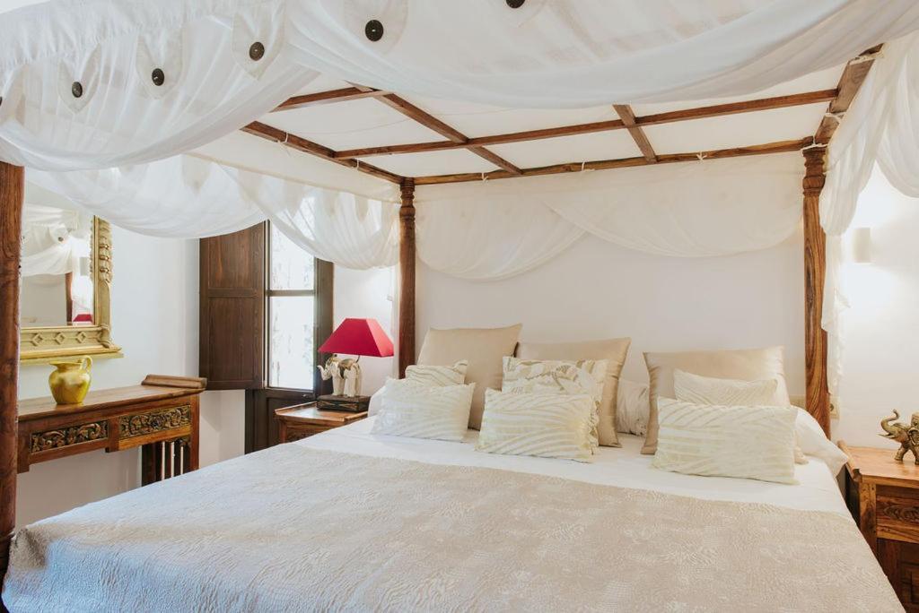 Villa & Guesthouse Paissa D'En Bernat Cala Tarida  Eksteriør bilde